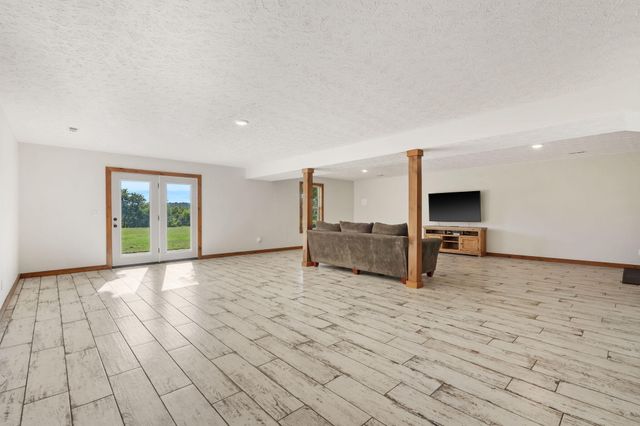 2298 State Highway A, Crane, MO 65633