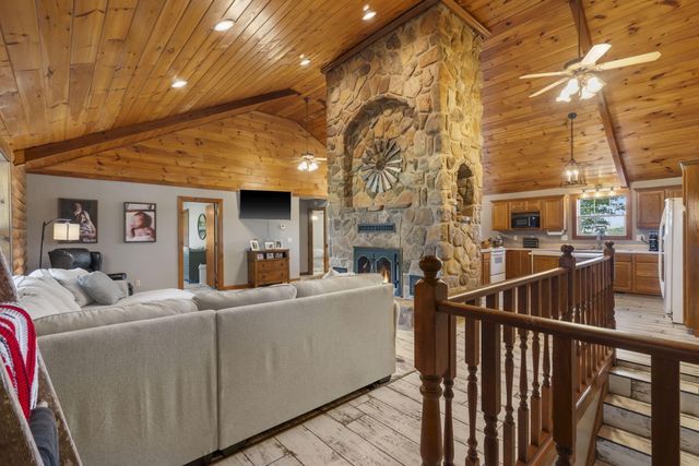 2298 State Highway A, Crane, MO 65633