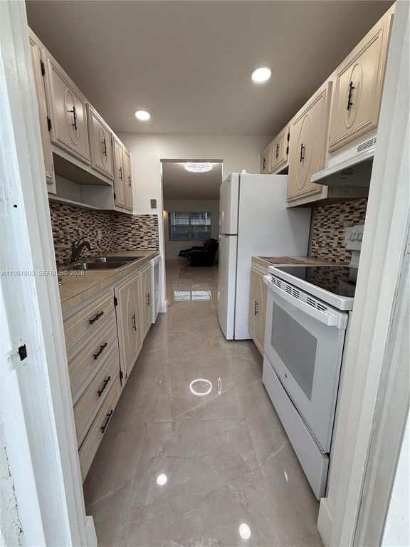 6650 Royal Palm Blvd 110C, Margate, FL 33063