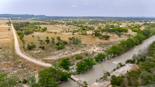 106 Homilius Rd, Center Point, TX 78010