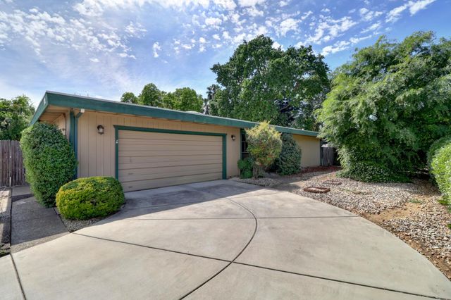 8700 Great Ct, Elk Grove, CA 95624