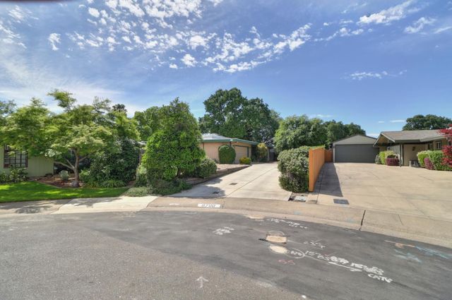 8700 Great Ct, Elk Grove, CA 95624