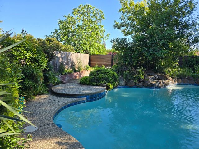 8700 Great Ct, Elk Grove, CA 95624