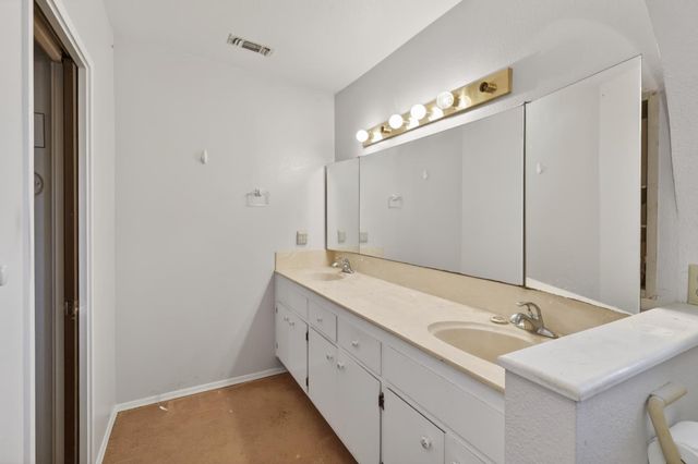 8700 Great Ct, Elk Grove, CA 95624