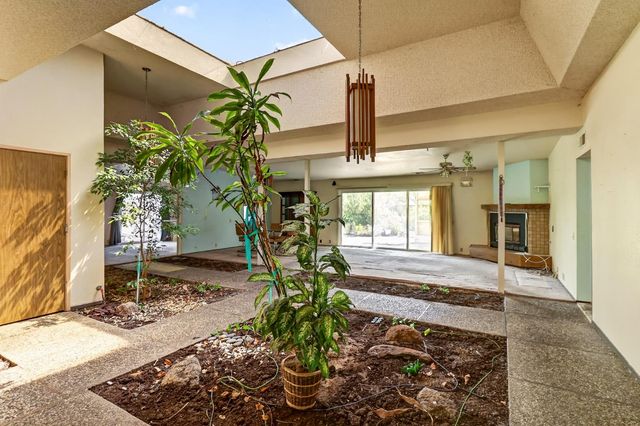 8700 Great Ct, Elk Grove, CA 95624