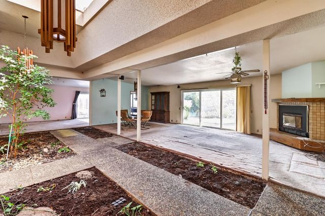 8700 Great Ct, Elk Grove, CA 95624