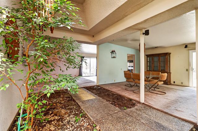 8700 Great Ct, Elk Grove, CA 95624