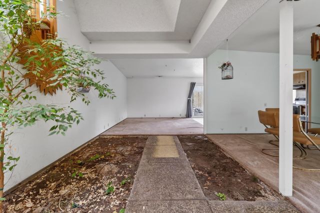 8700 Great Ct, Elk Grove, CA 95624