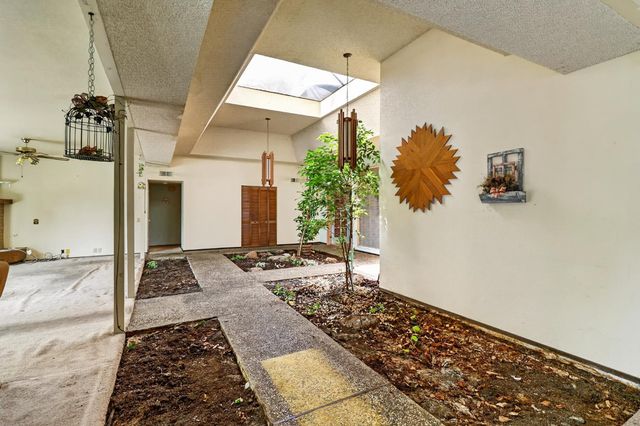 8700 Great Ct, Elk Grove, CA 95624