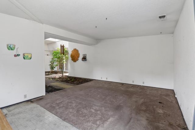 8700 Great Ct, Elk Grove, CA 95624