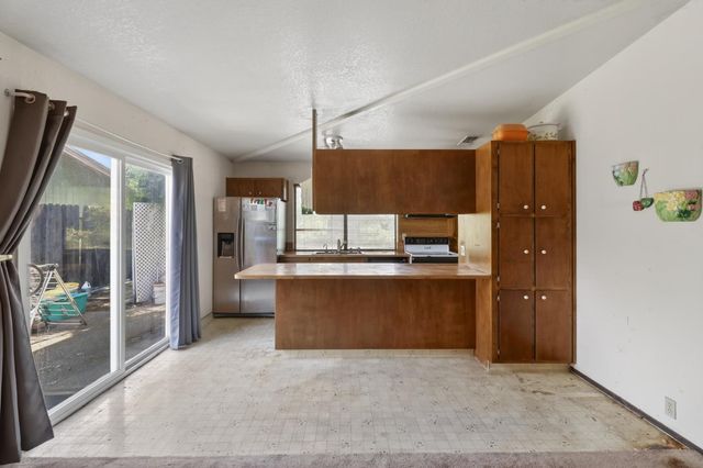 8700 Great Ct, Elk Grove, CA 95624