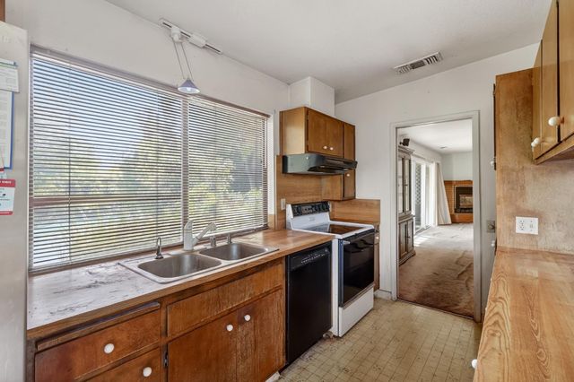 8700 Great Ct, Elk Grove, CA 95624