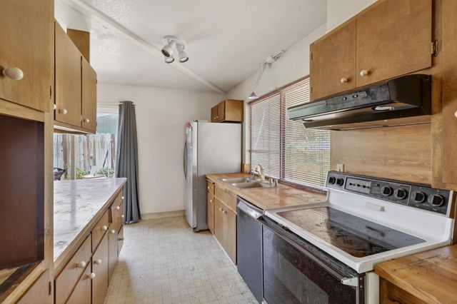 8700 Great Ct, Elk Grove, CA 95624