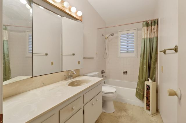 8700 Great Ct, Elk Grove, CA 95624