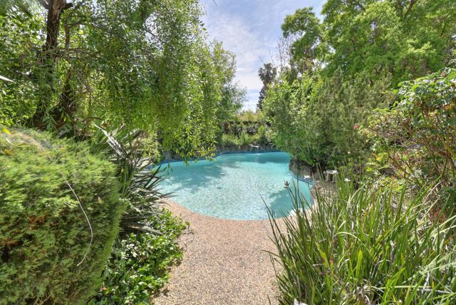 8700 Great Ct, Elk Grove, CA 95624