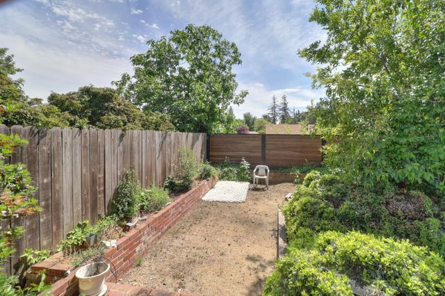 8700 Great Ct, Elk Grove, CA 95624