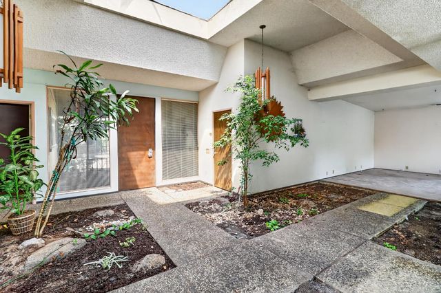 8700 Great Ct, Elk Grove, CA 95624