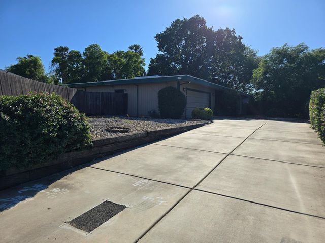 8700 Great Ct, Elk Grove, CA 95624