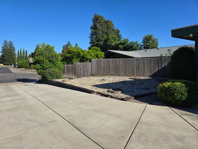 8700 Great Ct, Elk Grove, CA 95624