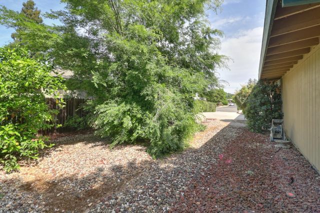 8700 Great Ct, Elk Grove, CA 95624