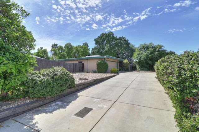 8700 Great Ct, Elk Grove, CA 95624