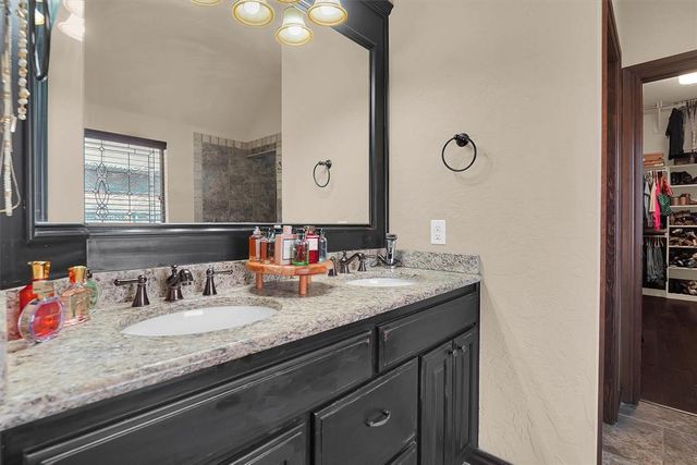 612 Old Home Place, Yukon, OK 73099