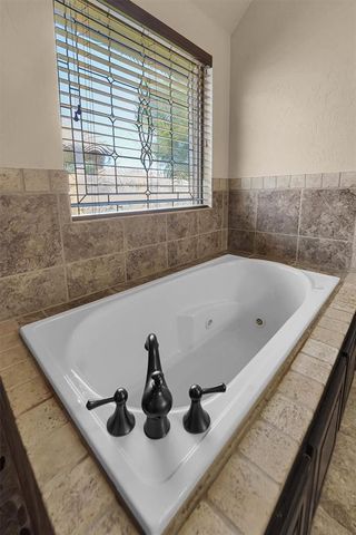 612 Old Home Place, Yukon, OK 73099