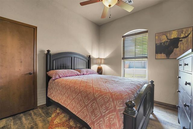 612 Old Home Place, Yukon, OK 73099