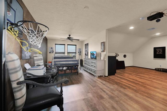 612 Old Home Place, Yukon, OK 73099