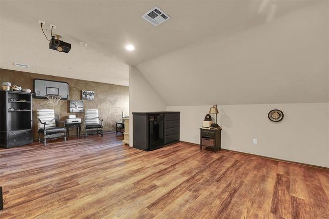 612 Old Home Place, Yukon, OK 73099