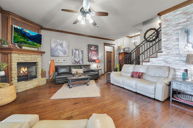 612 Old Home Place, Yukon, OK 73099