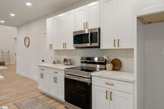318 W Fredricks Street, Anderson, SC 29625