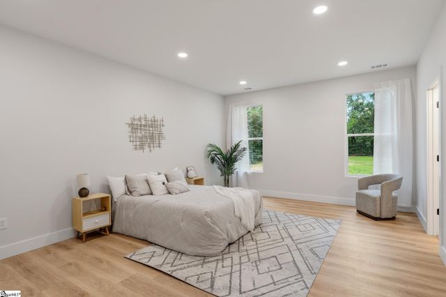 318 W Fredricks Street, Anderson, SC 29625