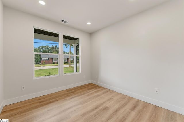 318 W Fredricks Street, Anderson, SC 29625