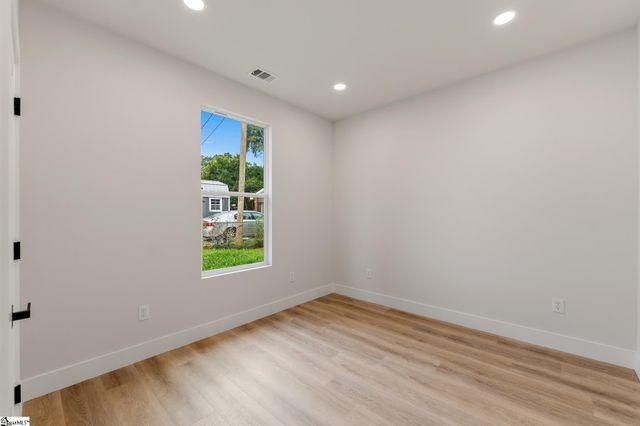 318 W Fredricks Street, Anderson, SC 29625