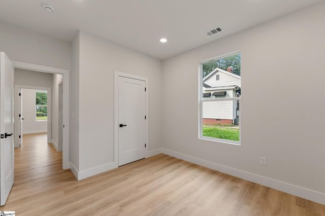 318 W Fredricks Street, Anderson, SC 29625
