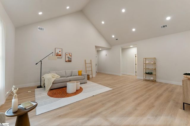 318 W Fredricks Street, Anderson, SC 29625