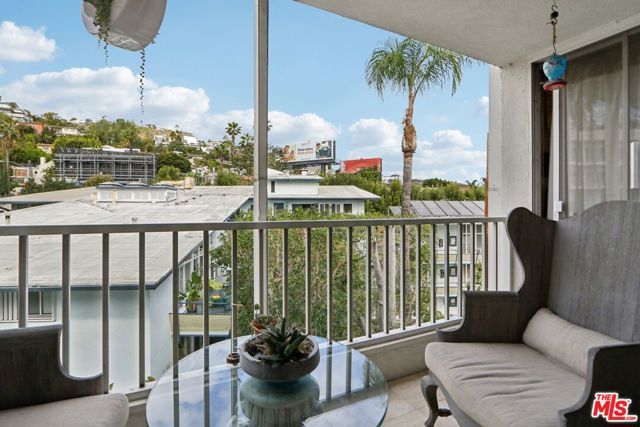 1400 N Sweetzer Avenue 406, West Hollywood, CA 90069