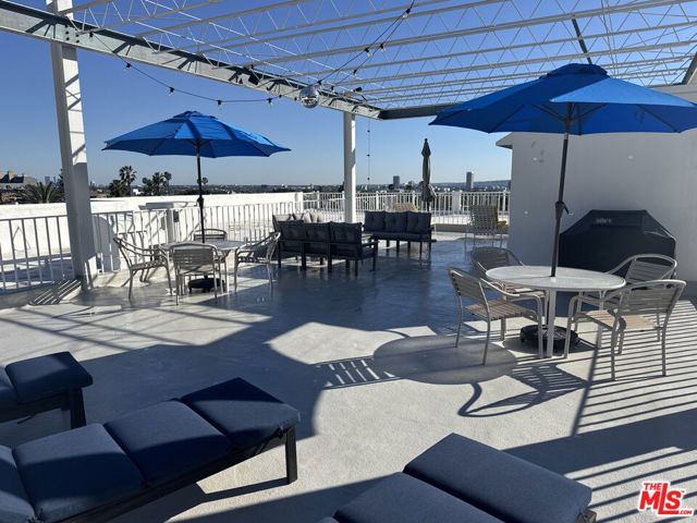 1400 N Sweetzer Avenue 406, West Hollywood, CA 90069