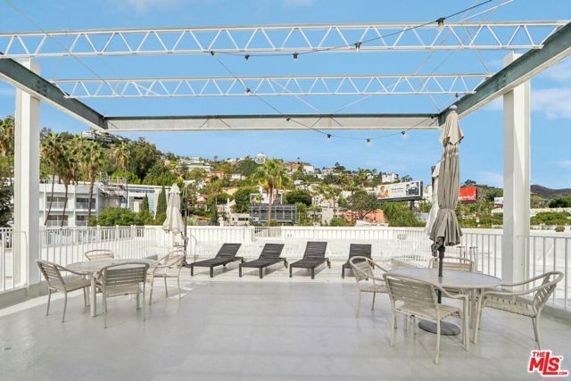 1400 N Sweetzer Avenue 406, West Hollywood, CA 90069