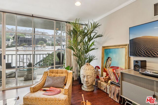 1400 N Sweetzer Avenue 406, West Hollywood, CA 90069