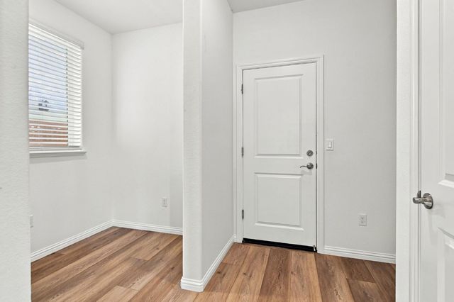 2929 Penrose Ln, Lathrop, CA 95330