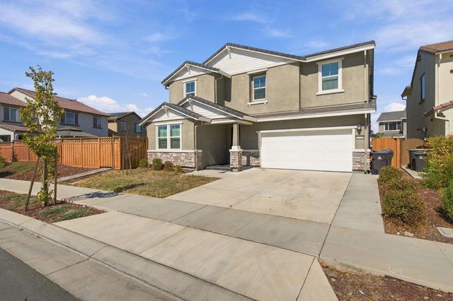 2929 Penrose Ln, Lathrop, CA 95330