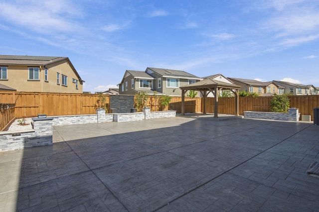 2929 Penrose Ln, Lathrop, CA 95330