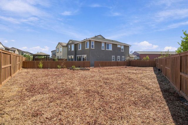 2929 Penrose Ln, Lathrop, CA 95330