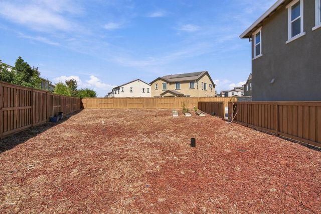 2929 Penrose Ln, Lathrop, CA 95330