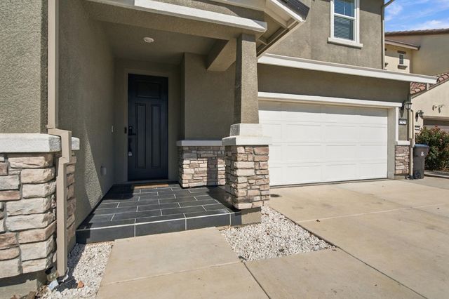 2929 Penrose Ln, Lathrop, CA 95330