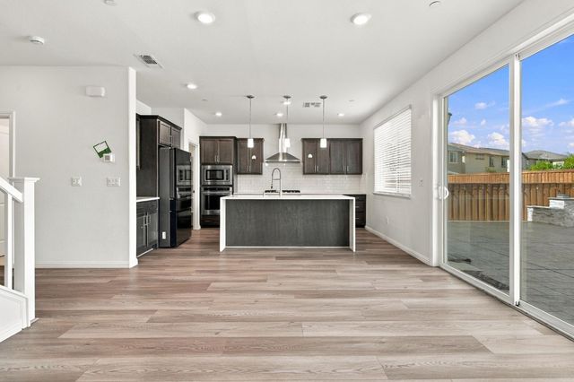2929 Penrose Ln, Lathrop, CA 95330