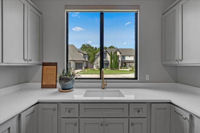 6744 E 123rd Street S, Bixby, OK 74008