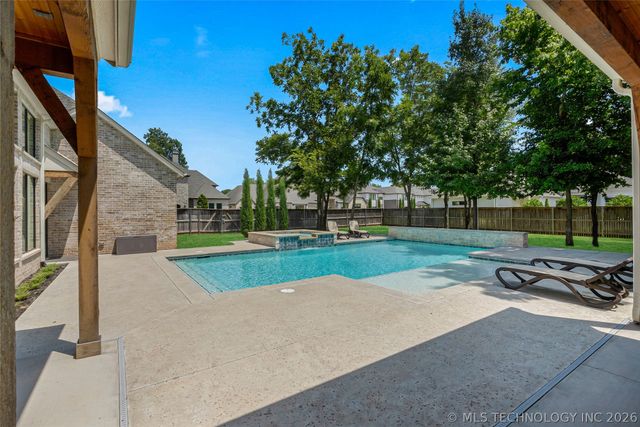 6744 E 123rd Street S, Bixby, OK 74008